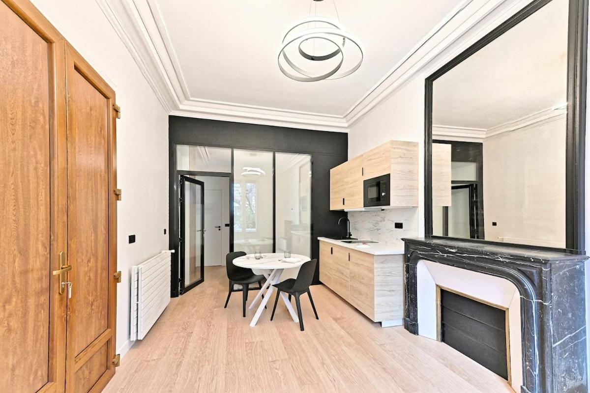 Elegance Et Confort Quartier Prestigieux De Appartement Parijs